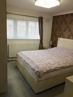 3 bedroom end of terrace house to rent, Fleethall Grove, Grays RM16