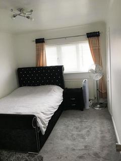 3 bedroom end of terrace house to rent, Fleethall Grove, Grays RM16