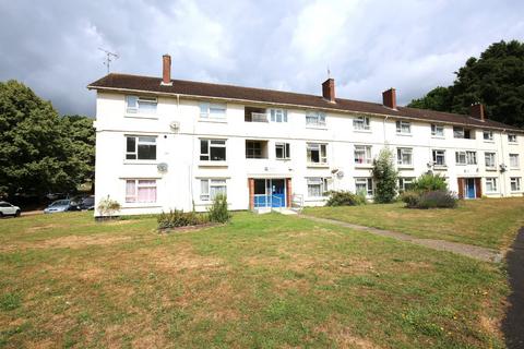 2 bedroom flat for sale, Leckford Close, Southampton SO18