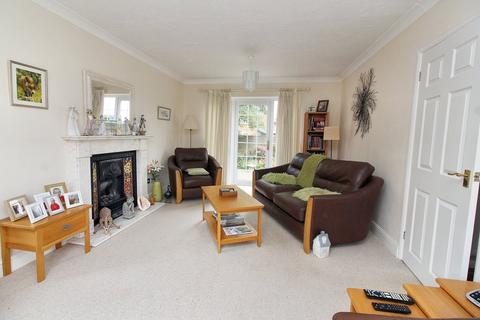 4 bedroom detached house for sale, Queen Elizabeth Close, Shefford, SG17