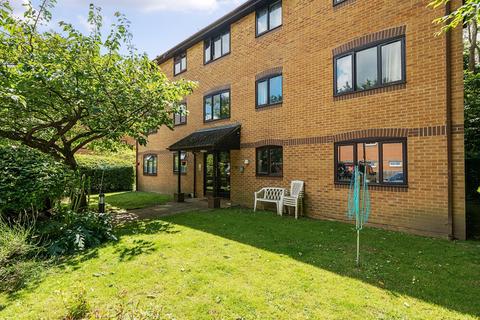 1 bedroom flat for sale, Leigh Road, Hampshire SO50