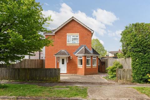 2 bedroom detached house for sale, Lawn Road, Hampshire SO50