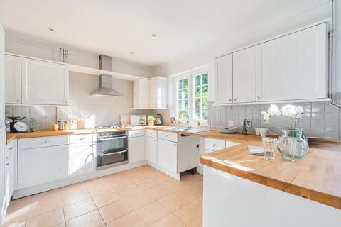 5 bedroom detached house for sale, Kiln Road, Hampshire PO16