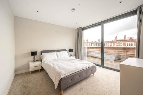 2 bedroom penthouse to rent, Viridium Apartments, Finchley Road, London, NW3