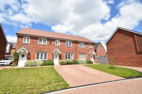 3 bedroom terraced house for sale, Wren Grove, Hampshire PO9