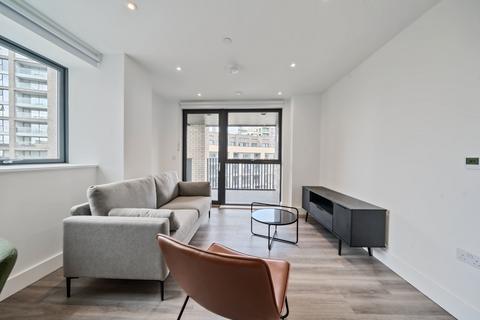 2 bedroom flat to rent, Juniper Crescent London SE10