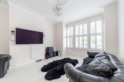 1 bedroom flat for sale, Elfindale Road, London