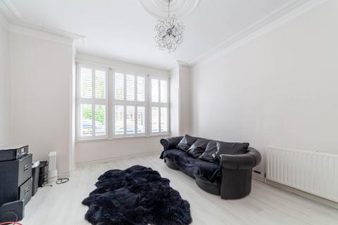 1 bedroom flat for sale, Elfindale Road, London