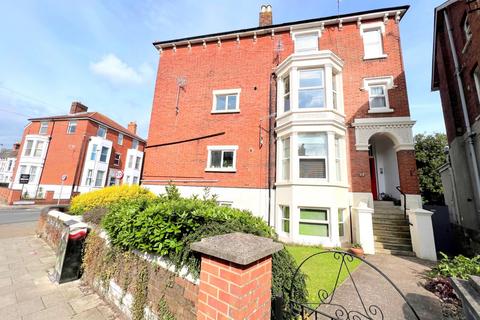 2 bedroom flat for sale, Waverley Road, Hampshire PO5