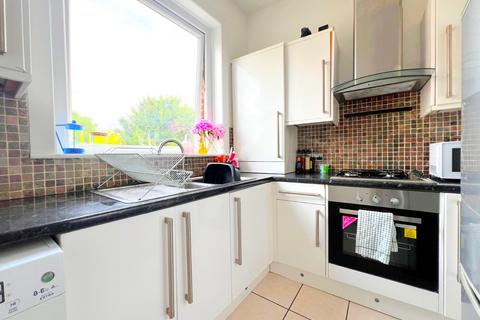 2 bedroom flat for sale, Waverley Road, Hampshire PO5