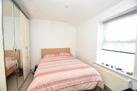 2 bedroom flat for sale, South Parade, Southsea PO5