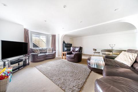 2 bedroom flat for sale, South Parade, Southsea PO5