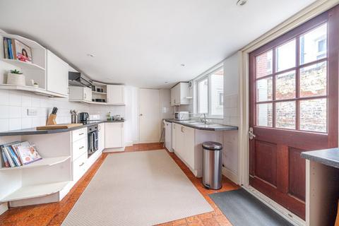 2 bedroom flat for sale, South Parade, Southsea PO5