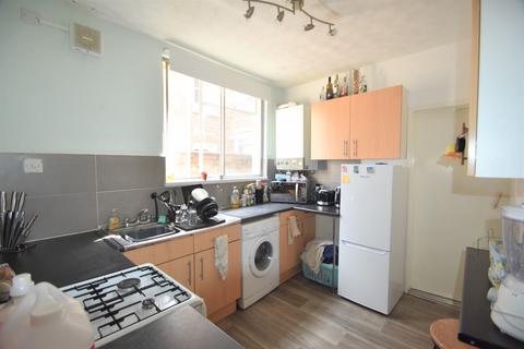 3 bedroom terraced house to rent, Eton Road, Southsea PO5