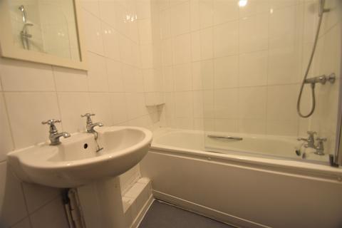 2 bedroom flat to rent, Havant Street, Portsmouth PO1