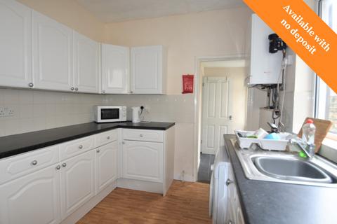 3 bedroom terraced house to rent, Cleveland Road, Southsea PO5