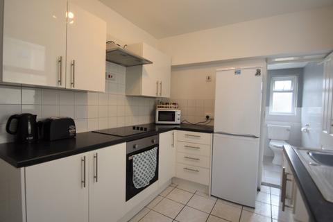 3 bedroom terraced house to rent, Lawson Road, Southsea PO5