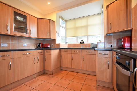 4 bedroom terraced house to rent, Harrow Road, Southsea PO5