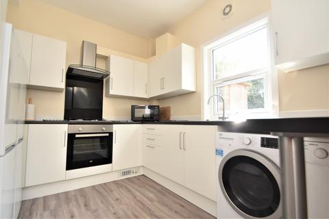 5 bedroom terraced house to rent, Playfair Road, Southsea PO5