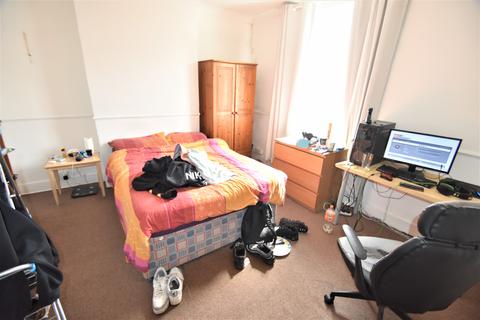 5 bedroom terraced house to rent, Jessie Road, Southsea PO4