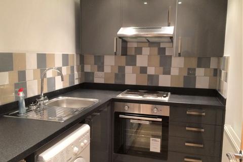 2 bedroom flat to rent, Isambard Brunel Road, Portsmouth PO1
