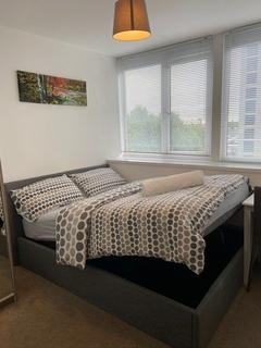 2 bedroom flat to rent, Isambard Brunel Road, Portsmouth PO1