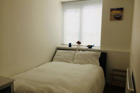 2 bedroom flat to rent, Isambard Brunel Road, Portsmouth PO1