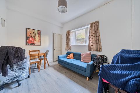 5 bedroom end of terrace house to rent, Harold Road, Southsea PO4