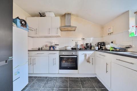 5 bedroom end of terrace house to rent, Harold Road, Southsea PO4
