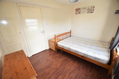 2 bedroom flat to rent, Queen Street, Portsmouth PO1