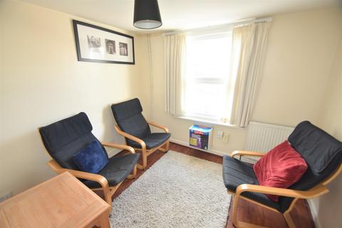 2 bedroom flat to rent, Queen Street, Portsmouth PO1