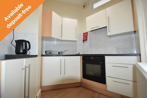 2 bedroom flat to rent, Queen Street, Portsmouth PO1