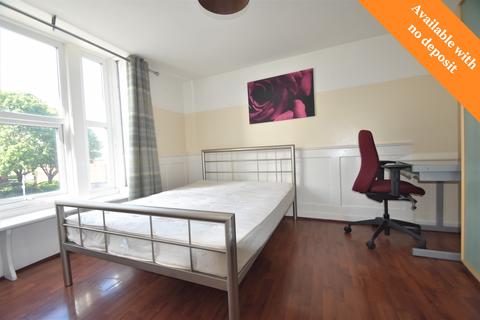 2 bedroom flat to rent, Queen Street, Portsmouth PO1