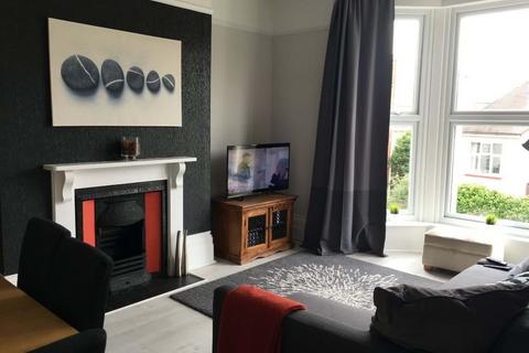 2 bedroom flat to rent, Lennox Road South, Southsea PO5