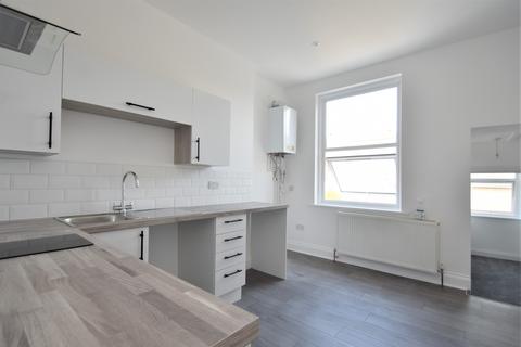 2 bedroom flat to rent, Victoria Road South, Southsea PO5