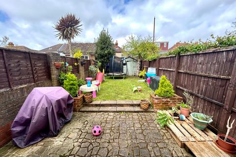 3 bedroom terraced house for sale, Malmesbury Road, Southampton SO15