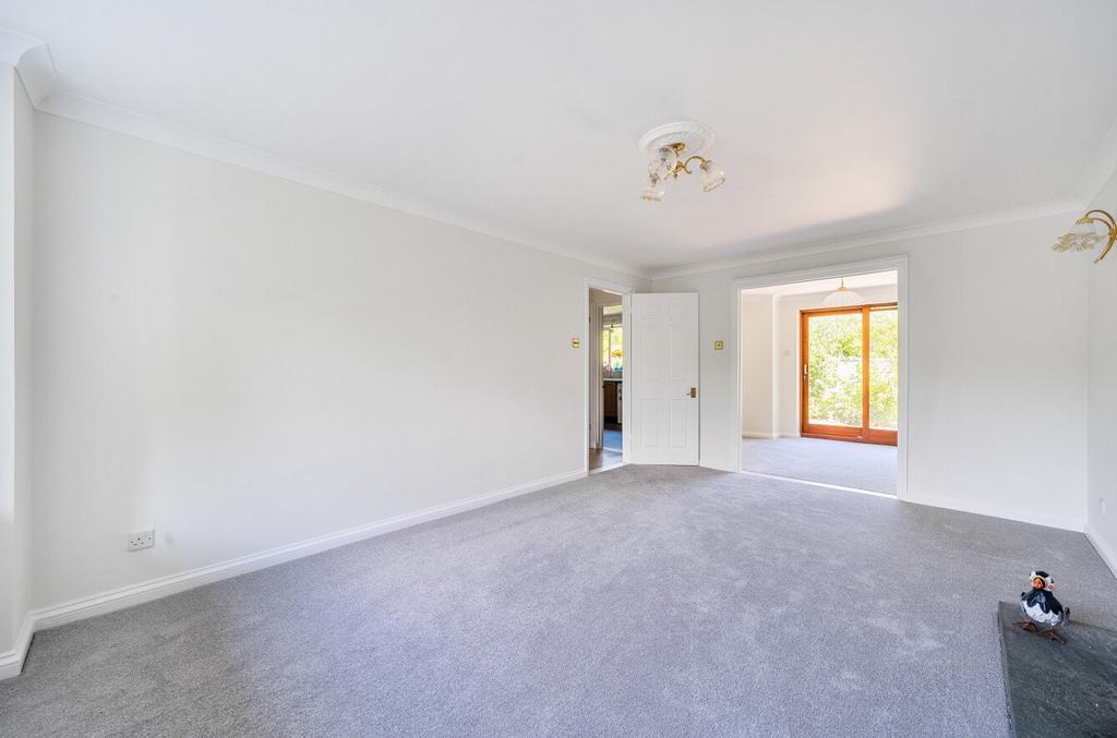 Deeping Gate, Hampshire PO7 4 bed detached house for sale £570,000