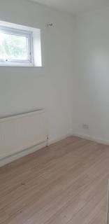 2 bedroom flat for sale, Stockwood Crescent, Luton LU1