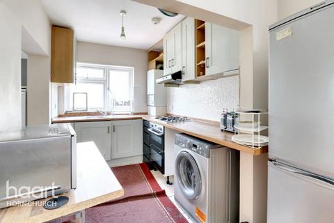 10 Ardleigh Close, Hornchurch, RM11 2SS