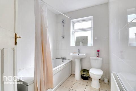 10 Ardleigh Close, Hornchurch, RM11 2SS