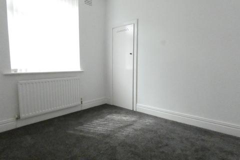 2 bedroom flat to rent, Eastbourne Gardens, Walkergate