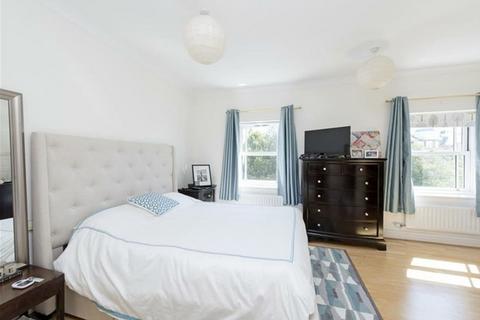 4 bedroom townhouse for sale, Wyatt Drive, London, SW13