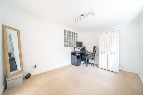 25 Croft Road, Oakley, Basingstoke, RG23 7LA