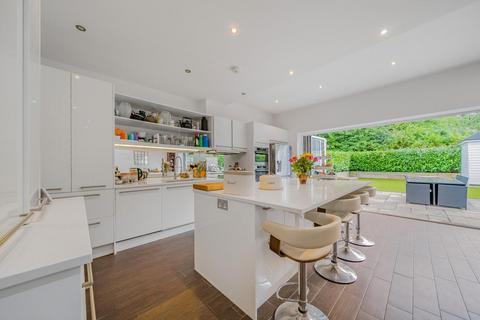 17 Oakfield Gardens, Beckenham, BR3 3AY