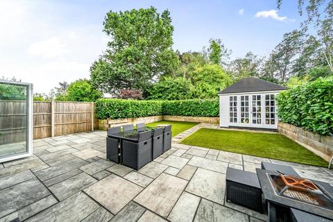 17 Oakfield Gardens, Beckenham, BR3 3AY