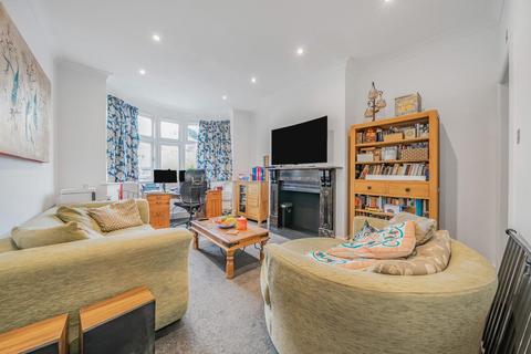 17 Oakfield Gardens, Beckenham, BR3 3AY
