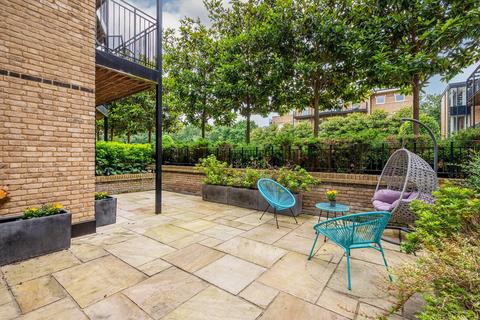 2 bedroom flat for sale, Chambers Park Hill, West Wimbledon, London, SW20