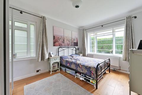 1 bedroom flat for sale, Wyke Road, Raynes Park, London, SW20