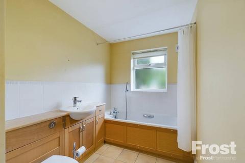 1a Gloucester Crescent, Staines-upon-thames, TW18 1PP