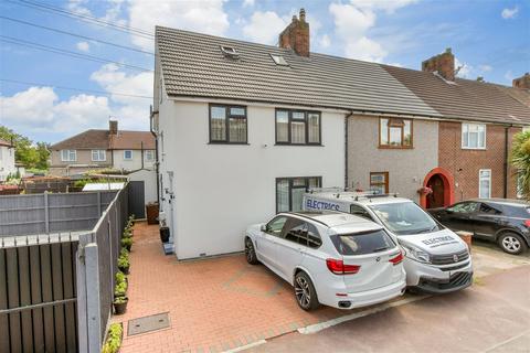 5 bedroom end of terrace house for sale, Stamford Road, Dagenham, Essex